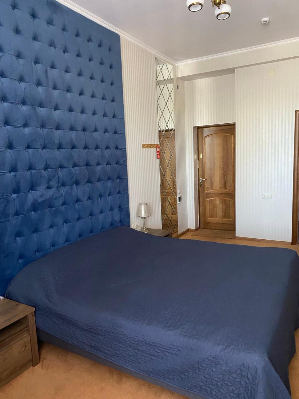 In Hotel Каменец-Подольский Экстерьер фото